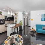Pet Friendly In With Wifi Apartament