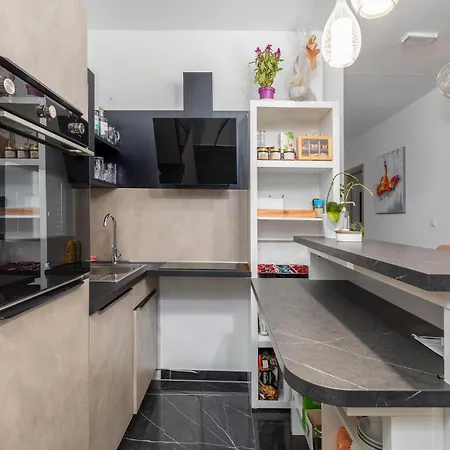 Awesome In With Wifi Пула